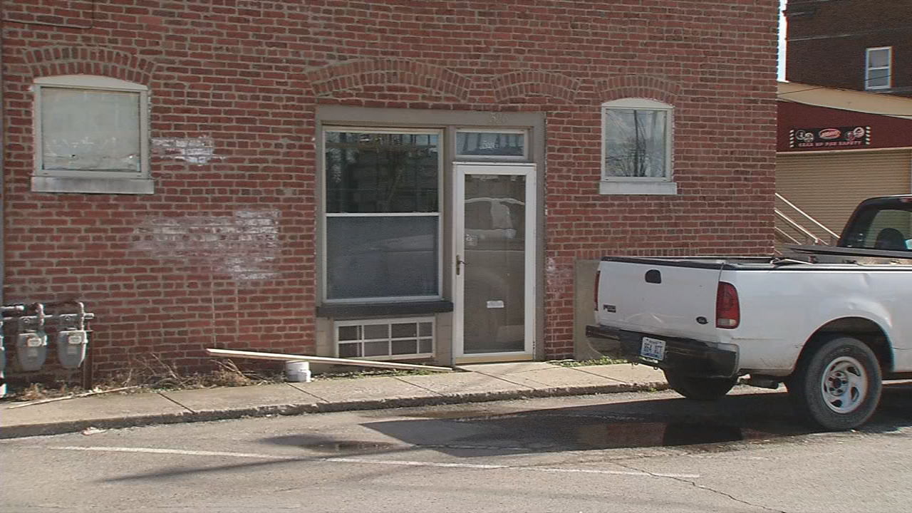 Clark County police officer Scottie Maples opening barbershop